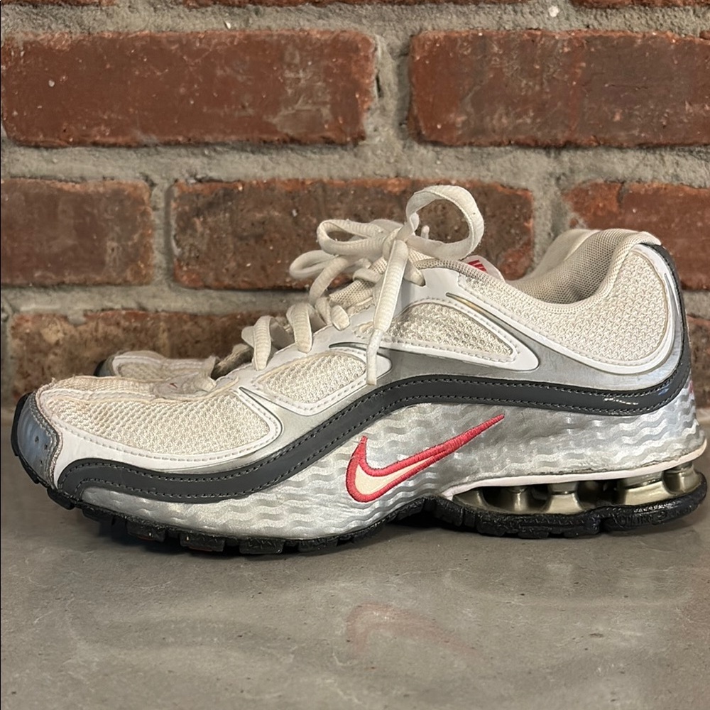 Nike Women's Sneakers - White and Gray - Picture 5 of 8